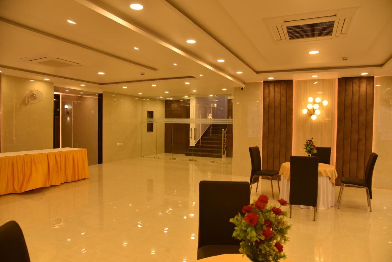 Hotel Nexus Lucknow Buitenkant foto